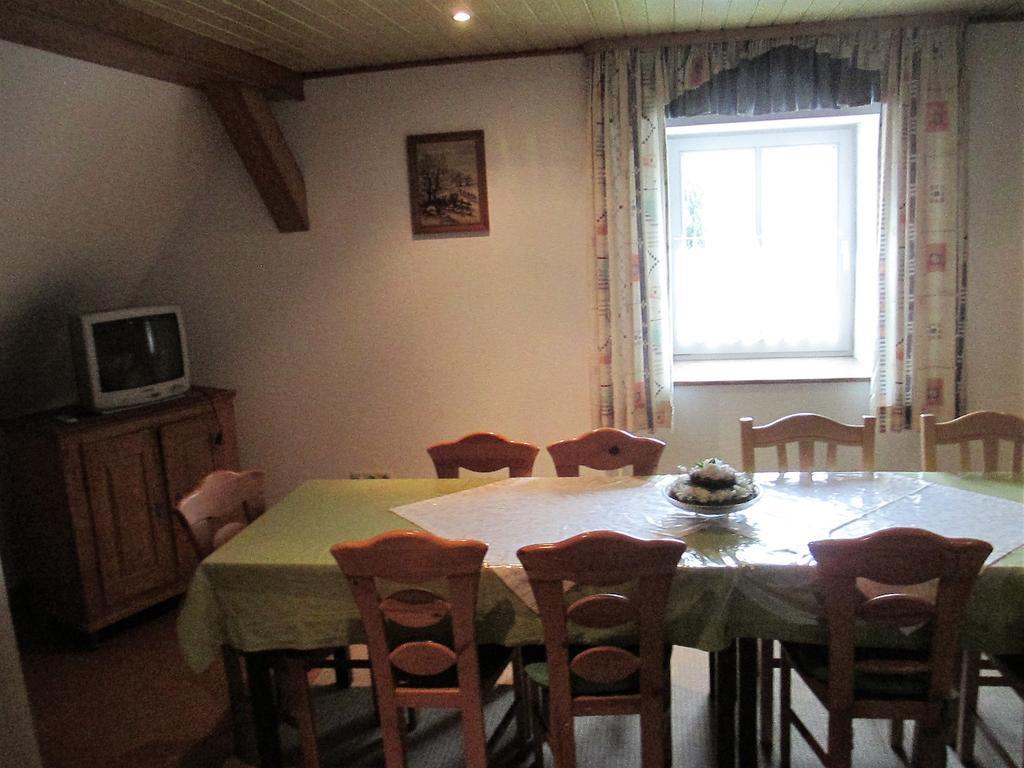 Hôtel Gastehaus Kranzfelder à Zusmarshausen Extérieur photo